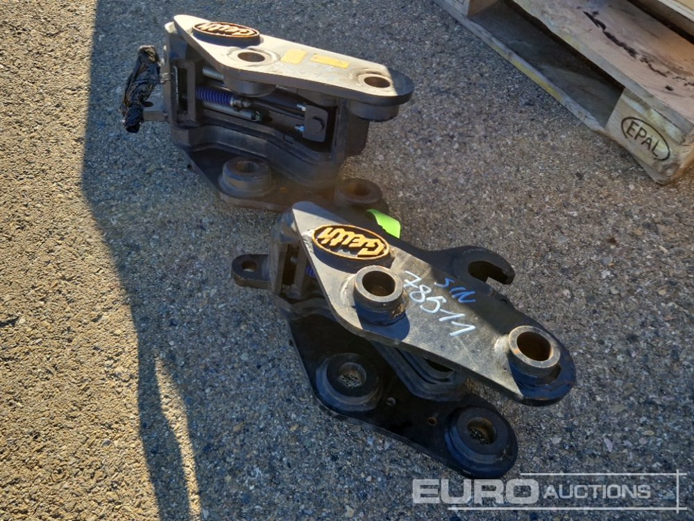 QC35/40H3LE Quick Coupler to Suit Kubota U35 (S/Ns 955929,959074) (2 of), QR40-1-69-NC Quick Coupler to Suit Kubota KX71 (S/N 1114430), QR30M1-5945 Quick Coupler to Suit CAT 301.5 (S/Ns 1120880), QR3 - Membangun inventaris: gambar 1 QC35/40H3LE Quick Coupler to Suit Kubota U35 (S/Ns 955929,959074) (2 of), QR40-1-69-NC Quick Coupler to Suit Kubota KX71 (S/N 1114430), QR30M1-5945 Quick Coupler to Suit CAT 301.5 (S/Ns 1120880), QR3 - Membangun inventaris: gambar 1