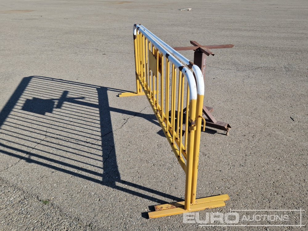 Rotating Table Stand, Fence Panel (2 of) - Membangun inventaris: gambar 4 Rotating Table Stand, Fence Panel (2 of) - Membangun inventaris: gambar 4