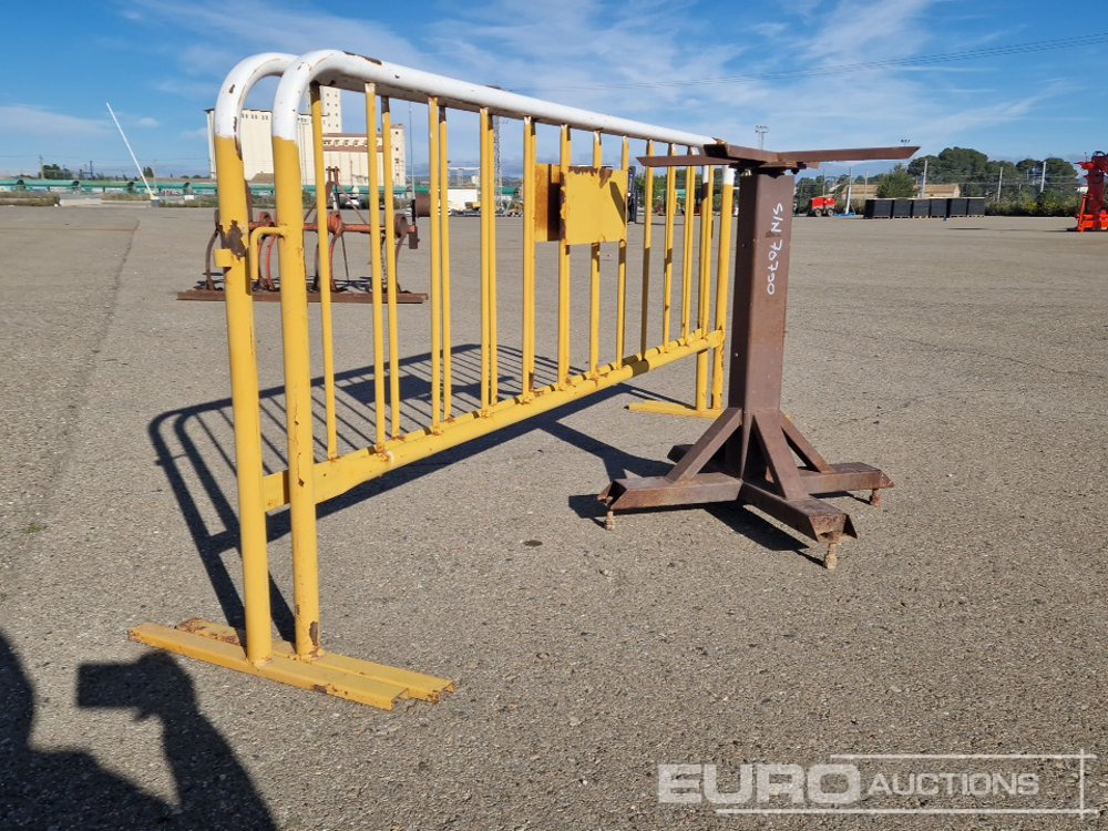 Rotating Table Stand, Fence Panel (2 of) - Membangun inventaris: gambar 1 Rotating Table Stand, Fence Panel (2 of) - Membangun inventaris: gambar 1