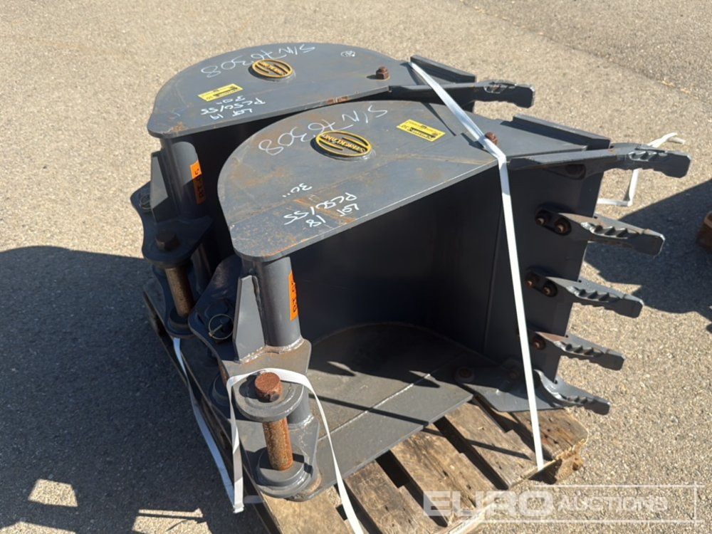 Strickland 30" Digging Bucket (2 of) - Ember: gambar 3 Strickland 30" Digging Bucket (2 of) - Ember: gambar 3