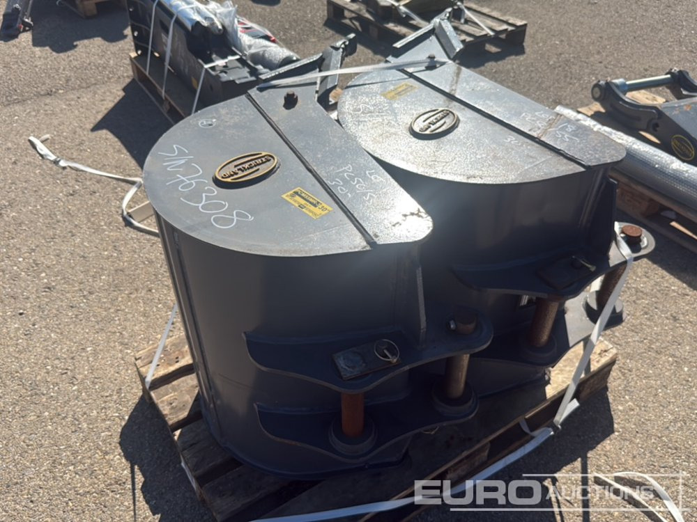 Strickland 30" Digging Bucket (2 of) - Ember: gambar 2 Strickland 30" Digging Bucket (2 of) - Ember: gambar 2