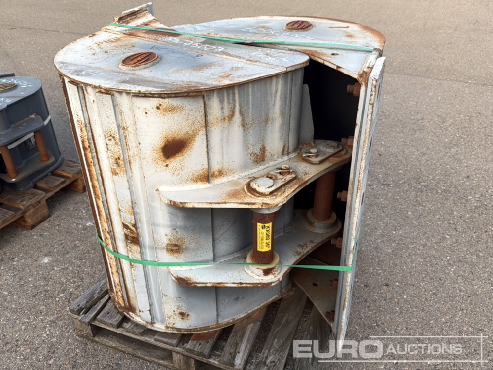 Strickland KX080 - Ember: gambar 2 Strickland KX080 - Ember: gambar 2