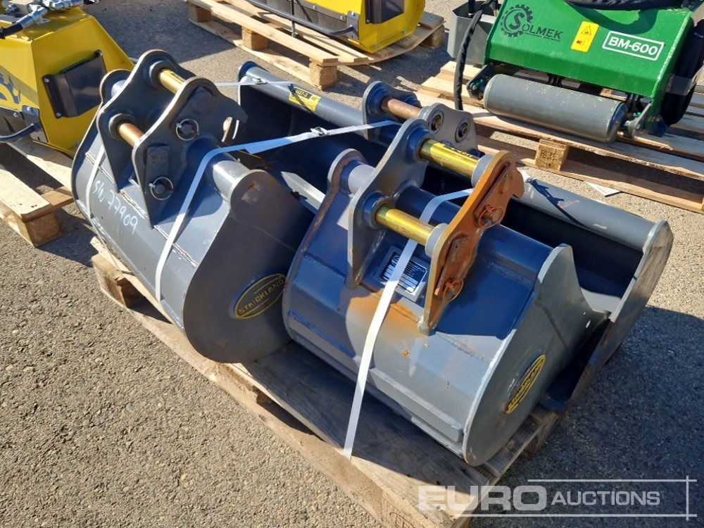 Strickland Set of U27 18' Clening Bucke (S/N 5031006040), U27 24' Cleaning Bucket (S/N 5025210098BD), U27 348D Cleaning Bucket (S/N 502450674) - Ember: gambar 2 Strickland Set of U27 18' Clening Bucke (S/N 5031006040), U27 24' Cleaning Bucket (S/N 5025210098BD), U27 348D Cleaning Bucket (S/N 502450674) - Ember: gambar 2