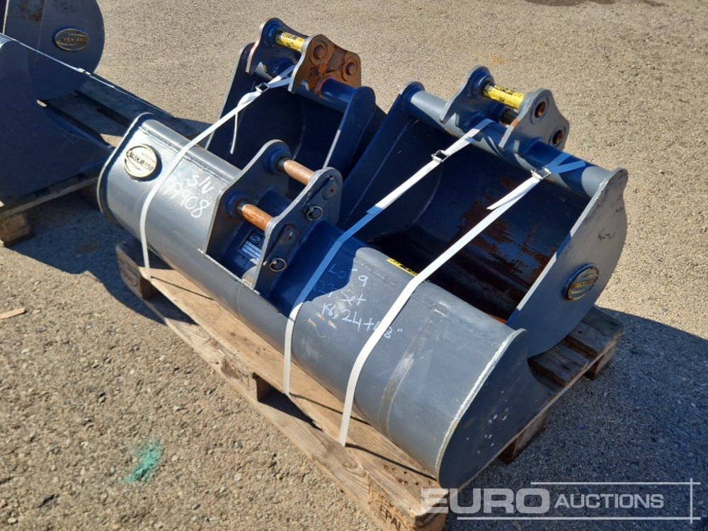 Strickland Set of U27 18' Clening Bucke (S/N 5031006042), U27 24' Cleaning Bucket (S/N 5030169083BD), U27 348D Cleaning Bucket (S/N 502450688) - Ember: gambar 1 Strickland Set of U27 18' Clening Bucke (S/N 5031006042), U27 24' Cleaning Bucket (S/N 5030169083BD), U27 348D Cleaning Bucket (S/N 502450688) - Ember: gambar 1
