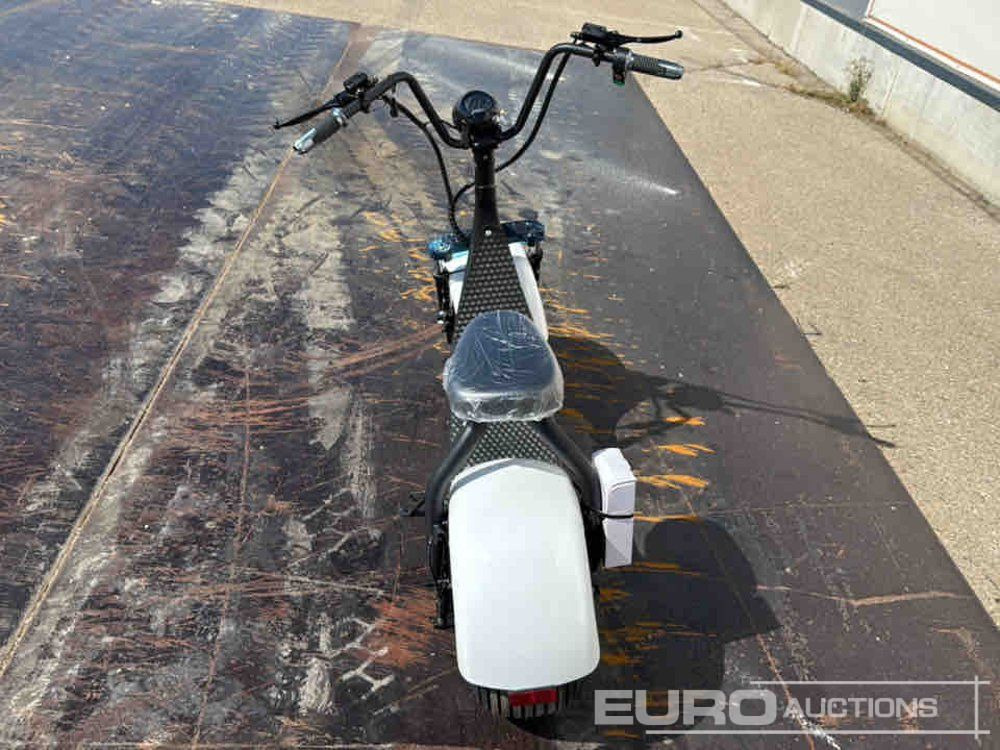 Unused City coco Electric Scooter Max Speed 40km/h, Autonomy 45km / Scooter Eléctrico - Sepeda motor: gambar 4 Unused City coco Electric Scooter Max Speed 40km/h, Autonomy 45km / Scooter Eléctrico - Sepeda motor: gambar 4