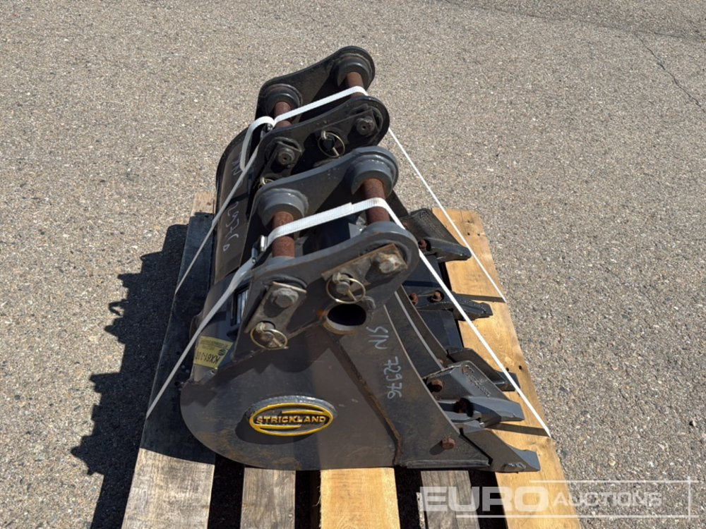 Unused Strickland 18", 9" Digging Buckets 30mm Pin to suit Mini Excavator - Ember: gambar 5 Unused Strickland 18", 9" Digging Buckets 30mm Pin to suit Mini Excavator - Ember: gambar 5