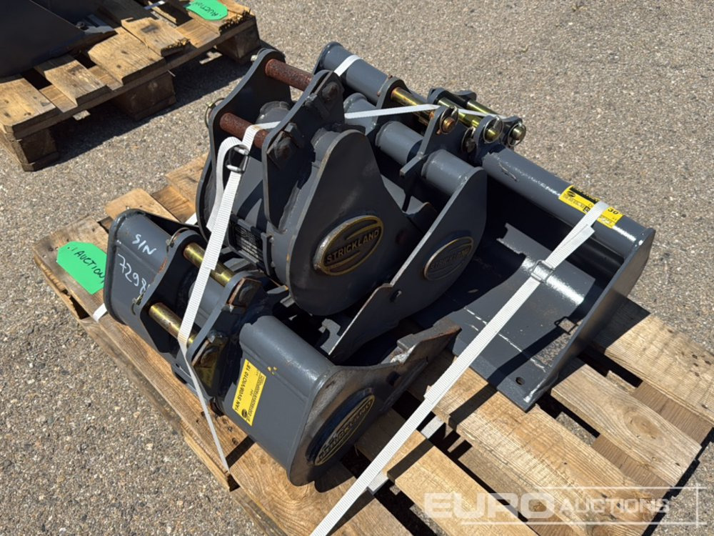 Unused Strickland 30" Ditching, 18", 12", 9" Digging Bucket 25mm Pin to suit Mini Excavator - Ember: gambar 1 Unused Strickland 30" Ditching, 18", 12", 9" Digging Bucket 25mm Pin to suit Mini Excavator - Ember: gambar 1