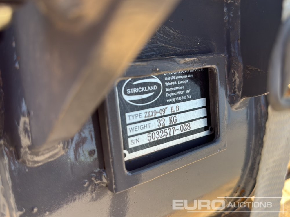 Unused Strickland 36" Ditching, 9", 6" Digging Bucket 30mm Pin to suit Mini Excavator - Ember: gambar 5 Unused Strickland 36" Ditching, 9", 6" Digging Bucket 30mm Pin to suit Mini Excavator - Ember: gambar 5