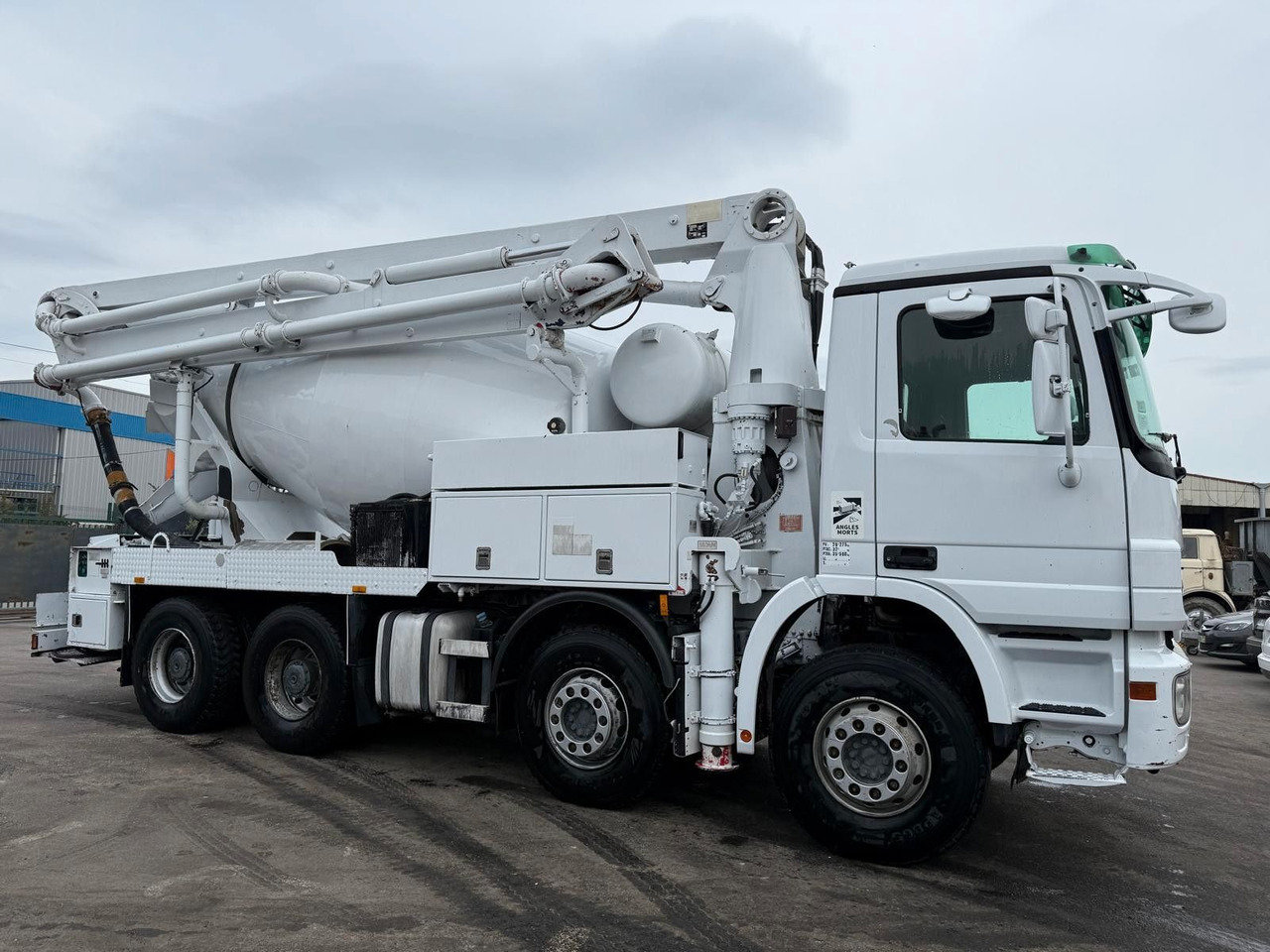 Mercedes-Benz Actros - Truk pompa beton: gambar 2 Mercedes-Benz Actros - Truk pompa beton: gambar 2