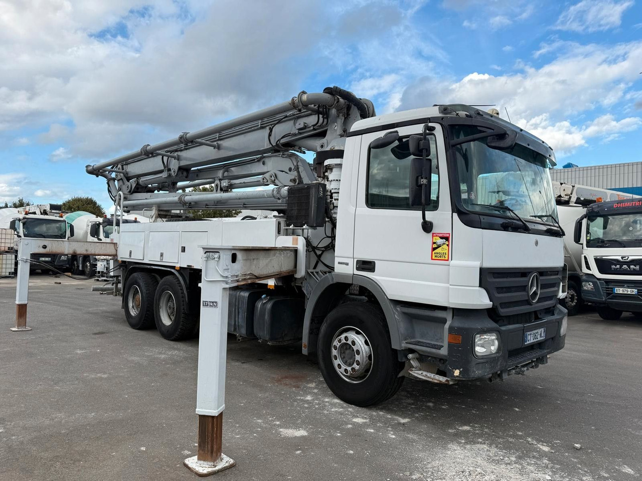 Mercedes-Benz Actros - Truk pompa beton: gambar 2 Mercedes-Benz Actros - Truk pompa beton: gambar 2