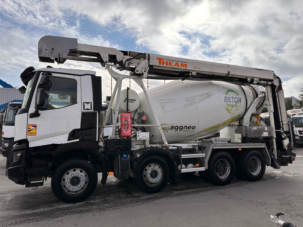 Renault C380 - Truk pengaduk beton: gambar 1 Renault C380 - Truk pengaduk beton: gambar 1