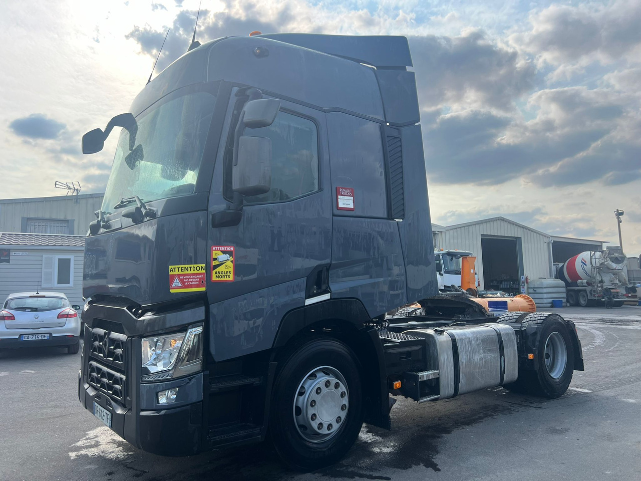 Tracteur Renault DR-612-TF - Tractor head: gambar 2 Tracteur Renault DR-612-TF - Tractor head: gambar 2