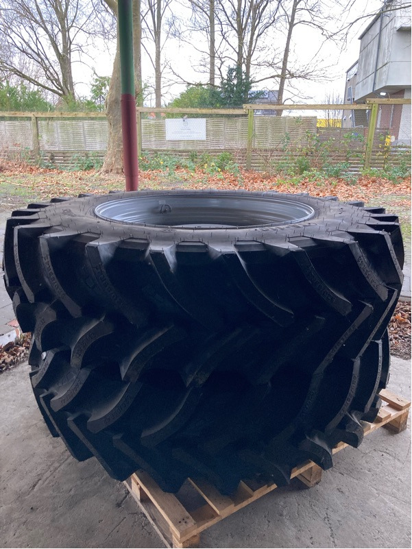 Amazone Komplettrad 520/85R42 2x - Semprotan: gambar 1 Amazone Komplettrad 520/85R42 2x - Semprotan: gambar 1