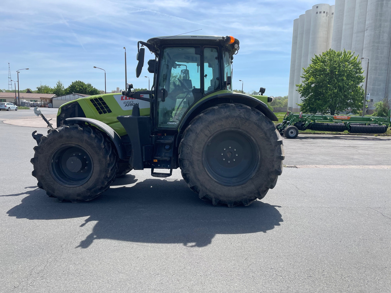 Claas Arion 660 C-matic - Traktor: gambar 1 Claas Arion 660 C-matic - Traktor: gambar 1