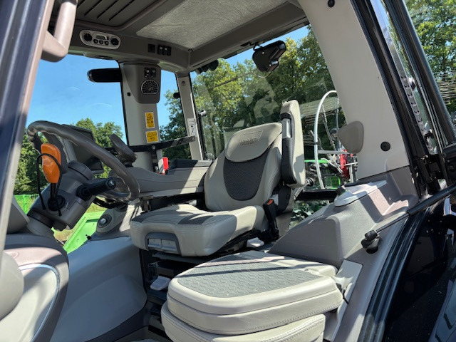 Deutz-Fahr Agrotron 6215 TTV Warrior-RTK - Traktor: gambar 4 Deutz-Fahr Agrotron 6215 TTV Warrior-RTK - Traktor: gambar 4