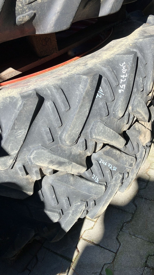 Fendt 2x Räder 11.2R45 - Roda/ Ban: gambar 1 Fendt 2x Räder 11.2R45 - Roda/ Ban: gambar 1