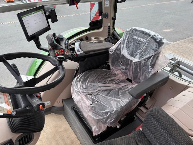 Fendt 618 Vario Power Setting2 - Traktor: gambar 4 Fendt 618 Vario Power Setting2 - Traktor: gambar 4