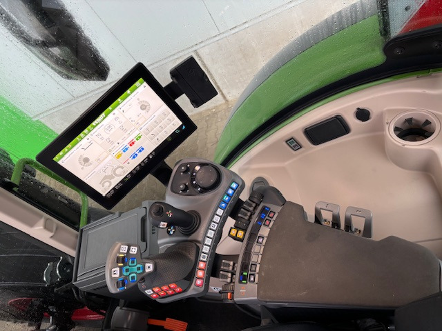 Fendt 618 Vario Power Setting2 - Traktor: gambar 4 Fendt 618 Vario Power Setting2 - Traktor: gambar 4