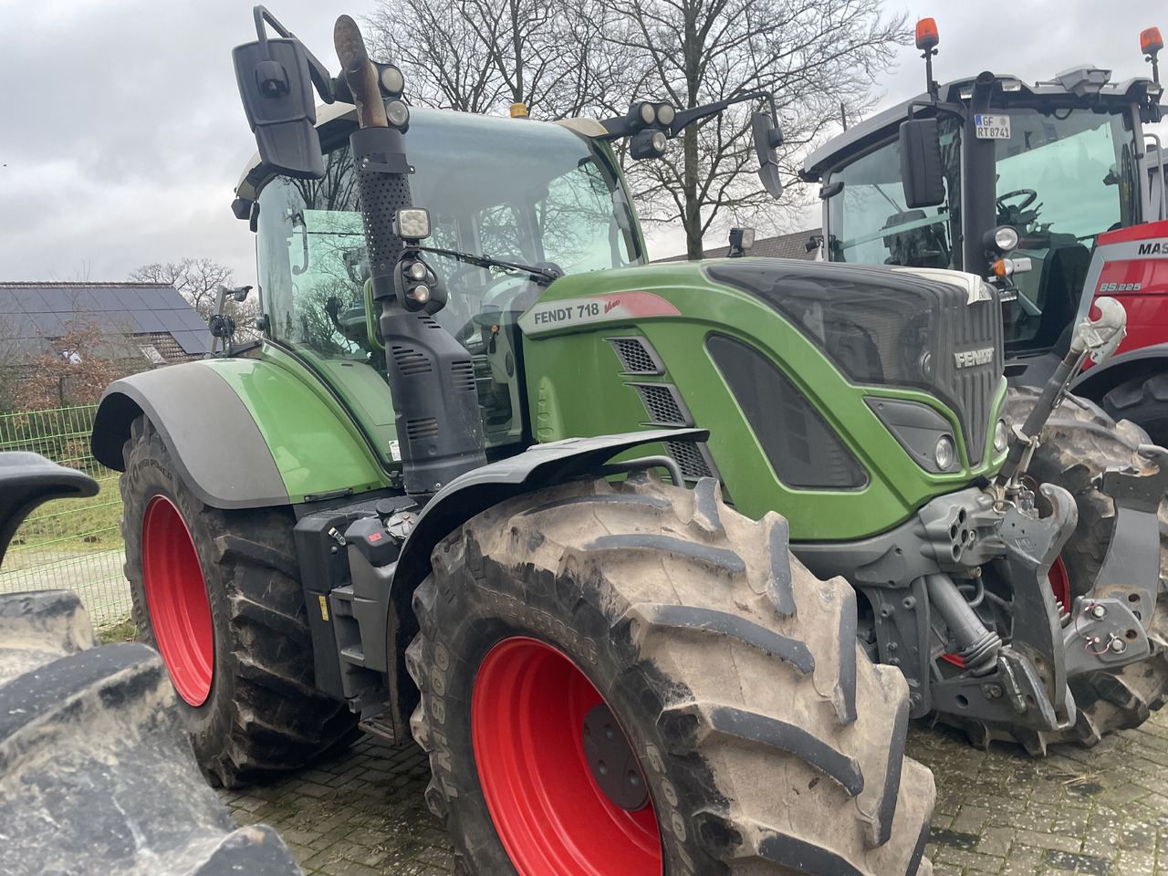 Fendt 718 Power Plus - Traktor: gambar 1 Fendt 718 Power Plus - Traktor: gambar 1