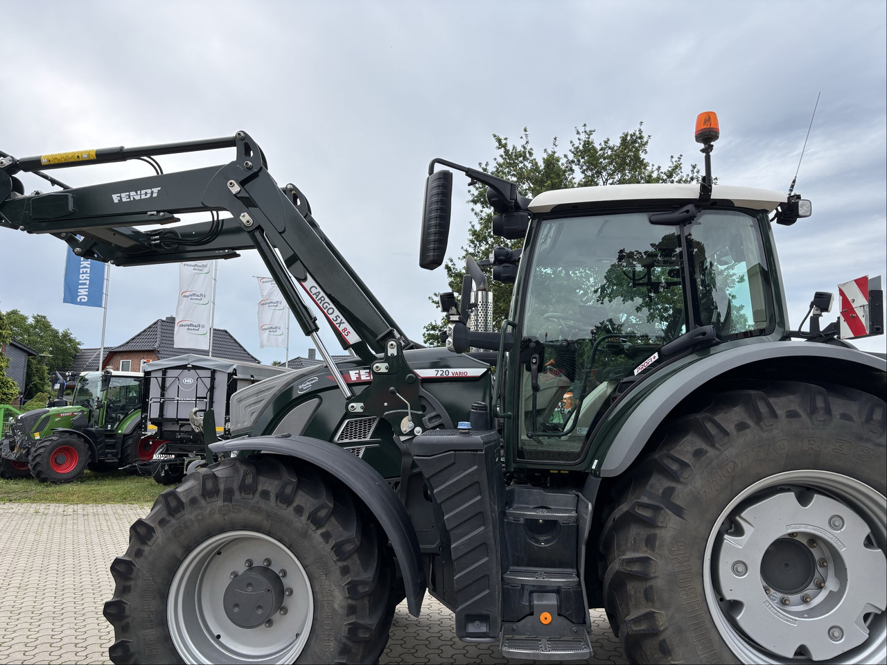 Fendt 720 Profi Plus set 2 - Traktor: gambar 1 Fendt 720 Profi Plus set 2 - Traktor: gambar 1