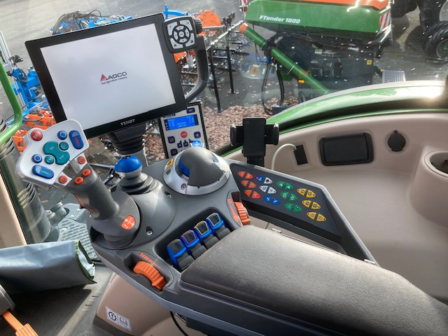 Fendt 720 Vario S4 Profi - Traktor: gambar 4 Fendt 720 Vario S4 Profi - Traktor: gambar 4