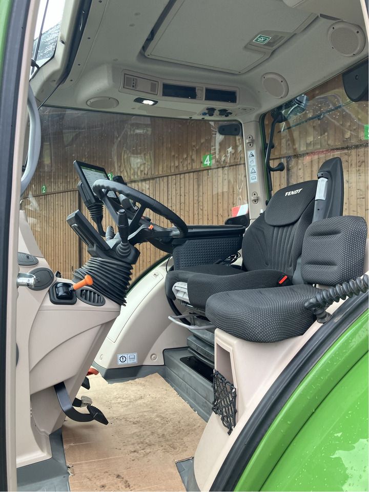 Fendt 724 Vario Gen6 - Traktor: gambar 5 Fendt 724 Vario Gen6 - Traktor: gambar 5