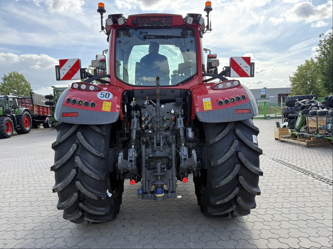 Fendt 724 Vario Gen6 ProfiPlus - Traktor: gambar 2 Fendt 724 Vario Gen6 ProfiPlus - Traktor: gambar 2