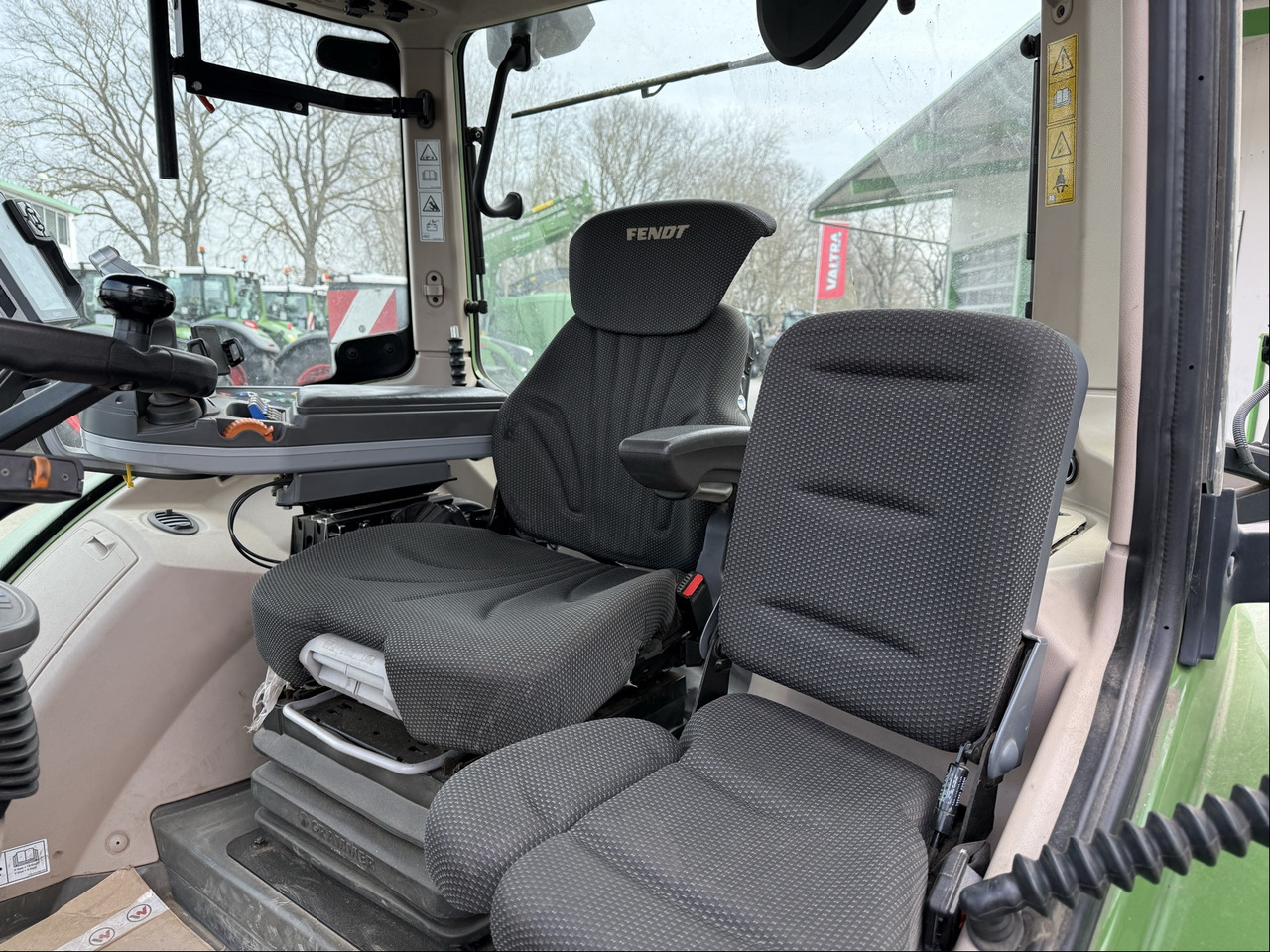 Fendt 724 Vario S4 - Traktor: gambar 5 Fendt 724 Vario S4 - Traktor: gambar 5