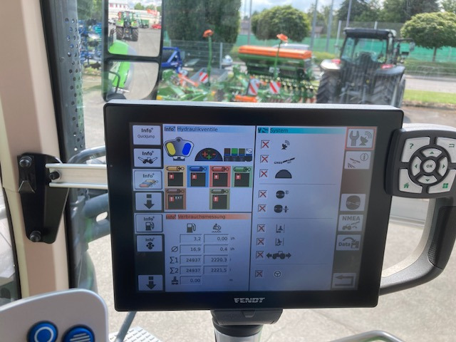 Fendt 824 Vario S4 Profi - Traktor: gambar 3 Fendt 824 Vario S4 Profi - Traktor: gambar 3