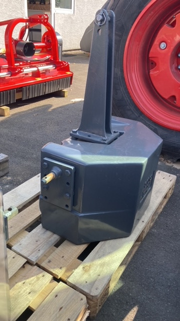 Fendt Belastungsgewicht 870 kg - Traktor: gambar 3 Fendt Belastungsgewicht 870 kg - Traktor: gambar 3