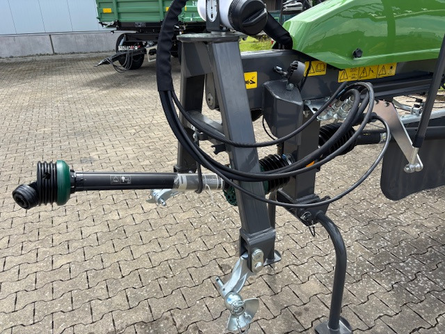Fendt Former 860 C PRO - Tedder/ Menyapu: gambar 4 Fendt Former 860 C PRO - Tedder/ Menyapu: gambar 4