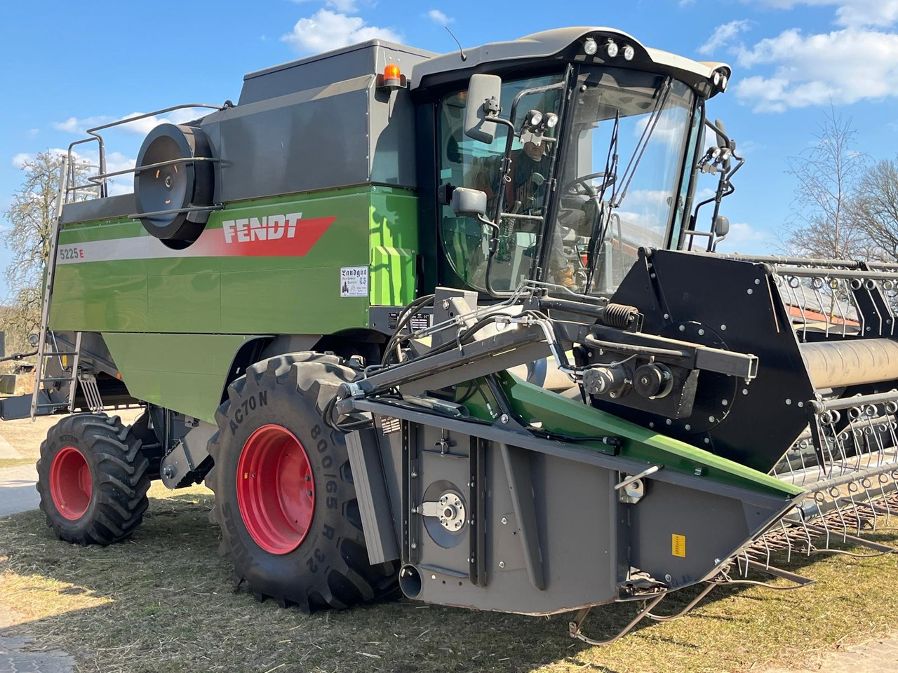 Fendt Mähdrescher 5225 E - Pemanen gabungan: gambar 4 Fendt Mähdrescher 5225 E - Pemanen gabungan: gambar 4