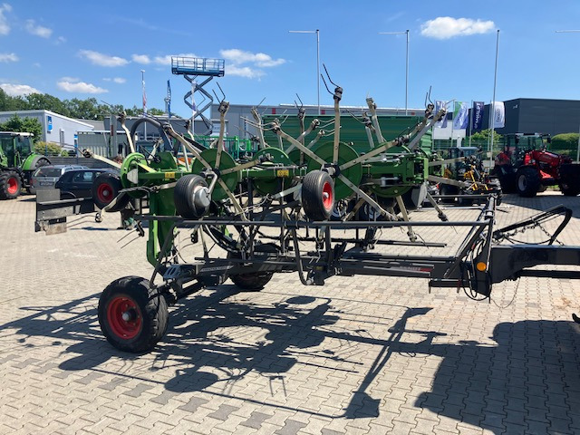 Fendt Twister 13010 T - Tedder/ Menyapu: gambar 1 Fendt Twister 13010 T - Tedder/ Menyapu: gambar 1