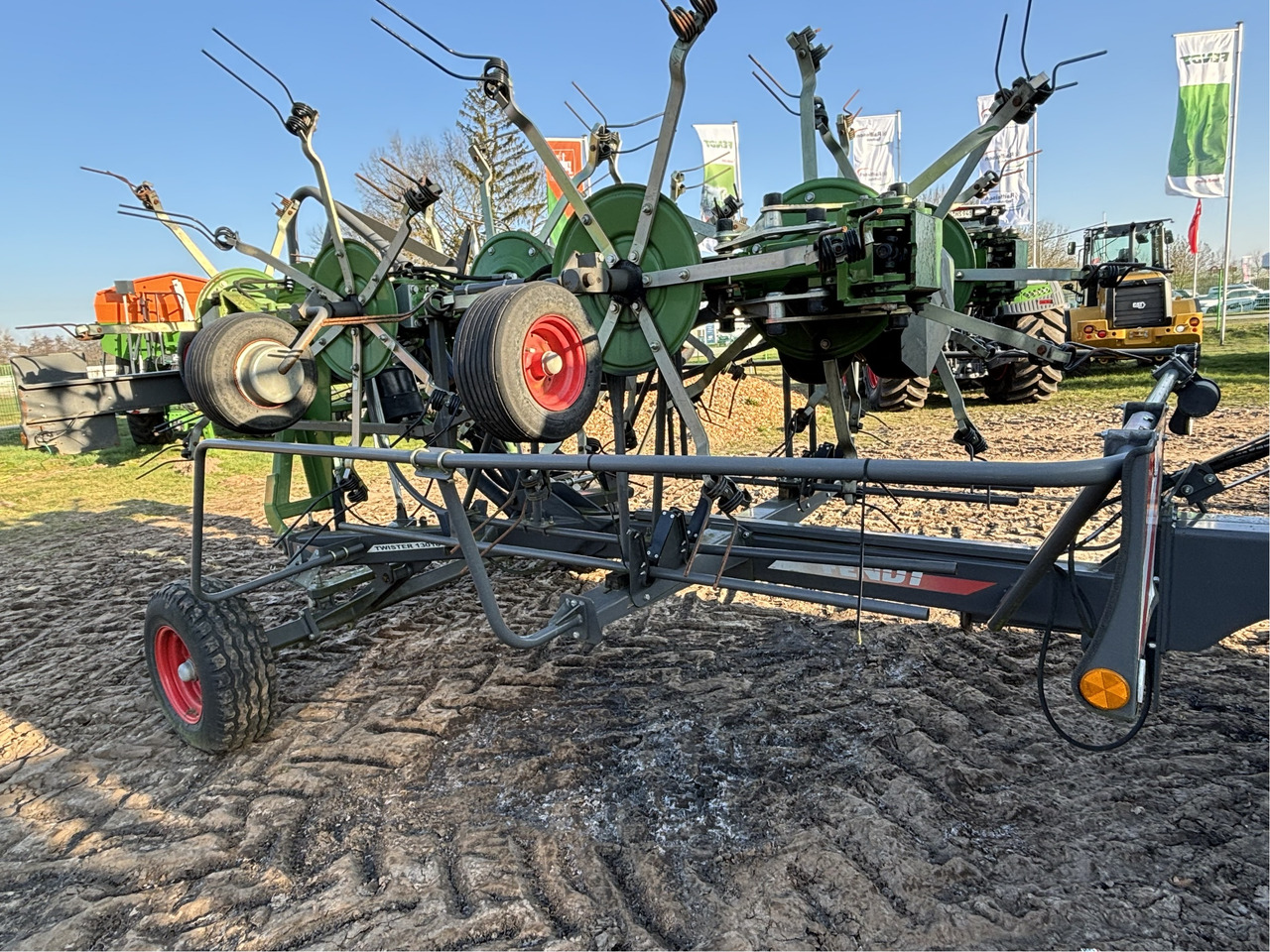 Fendt Twister 13010T - Tedder/ Menyapu: gambar 5 Fendt Twister 13010T - Tedder/ Menyapu: gambar 5
