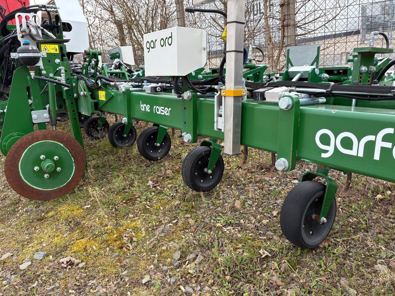 Garford Robocrop Guided Hoes - Pemanen bit: gambar 5 Garford Robocrop Guided Hoes - Pemanen bit: gambar 5