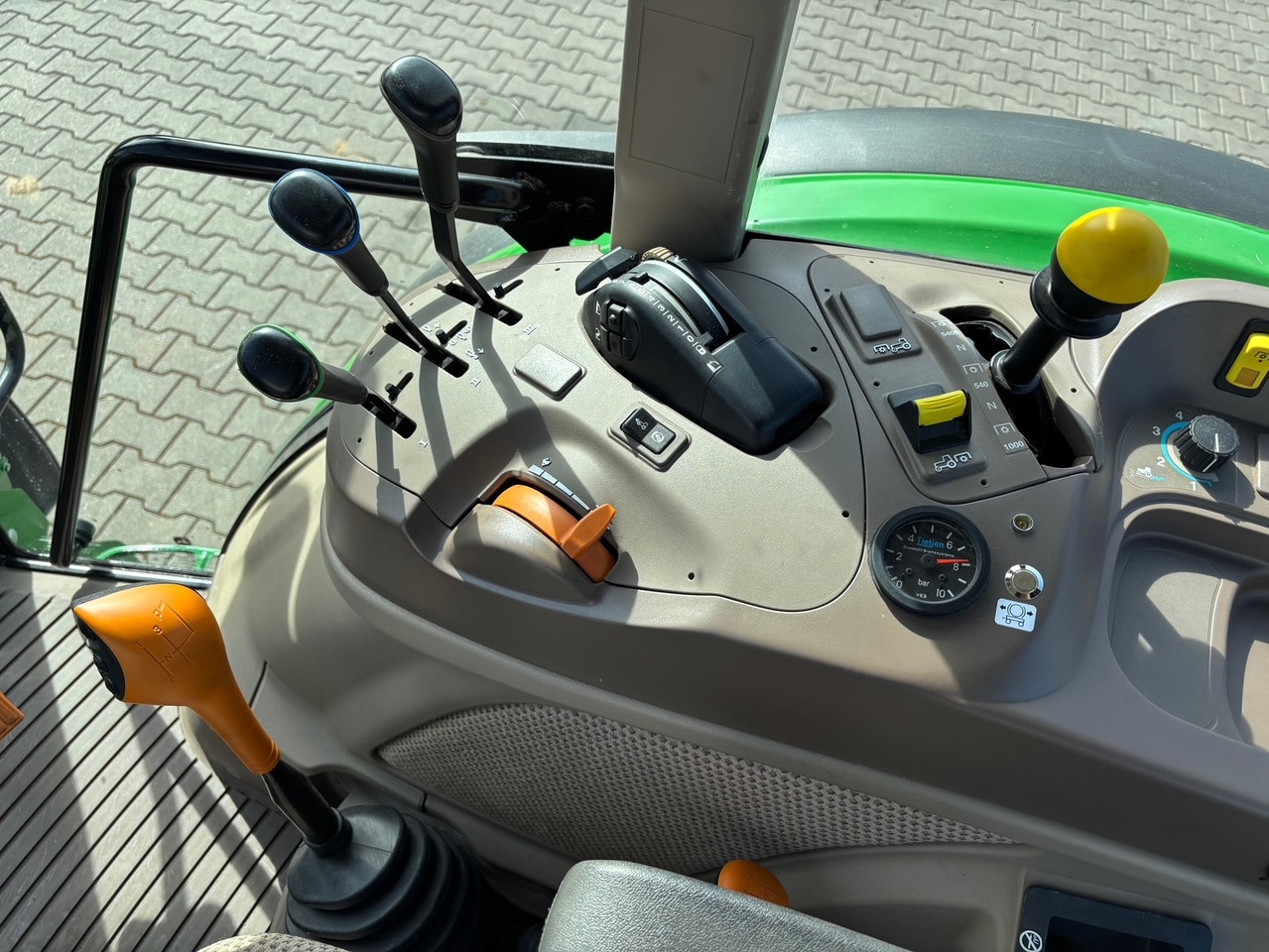 John Deere 5090 M - Traktor: gambar 3 John Deere 5090 M - Traktor: gambar 3