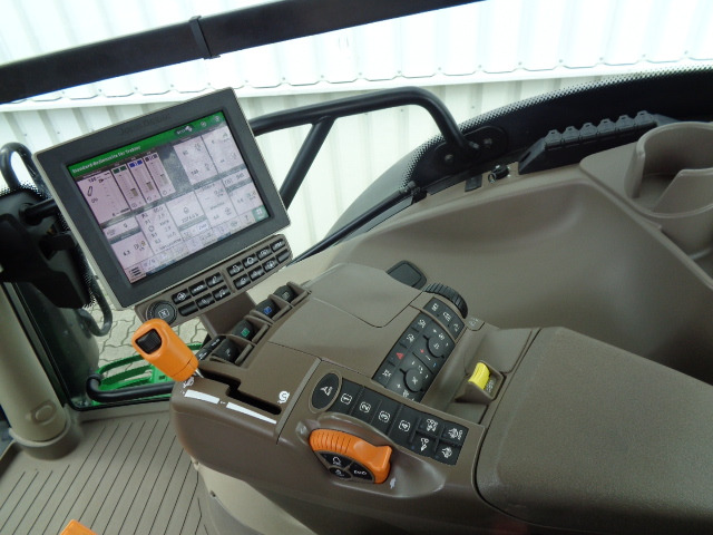 John Deere 6155R AutoPowr - Traktor: gambar 5 John Deere 6155R AutoPowr - Traktor: gambar 5