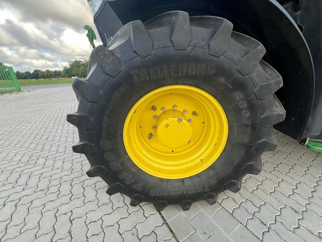John Deere 6215 R - Traktor: gambar 4 John Deere 6215 R - Traktor: gambar 4
