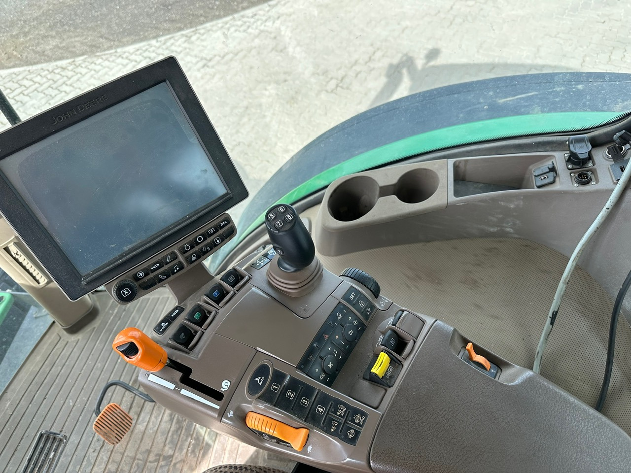 John Deere 7230R - Traktor: gambar 2 John Deere 7230R - Traktor: gambar 2