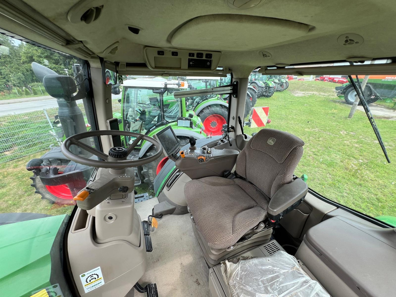 John Deere 7310 R - Traktor: gambar 2 John Deere 7310 R - Traktor: gambar 2