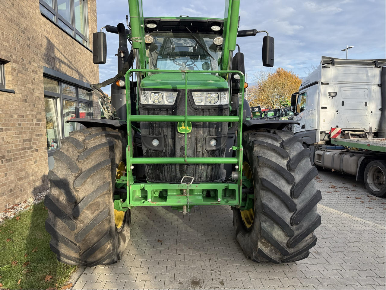John Deere 7310R AutoPower - Traktor: gambar 5 John Deere 7310R AutoPower - Traktor: gambar 5