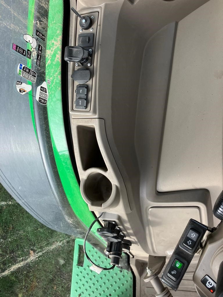 John Deere 7R 330 - Traktor: gambar 4 John Deere 7R 330 - Traktor: gambar 4