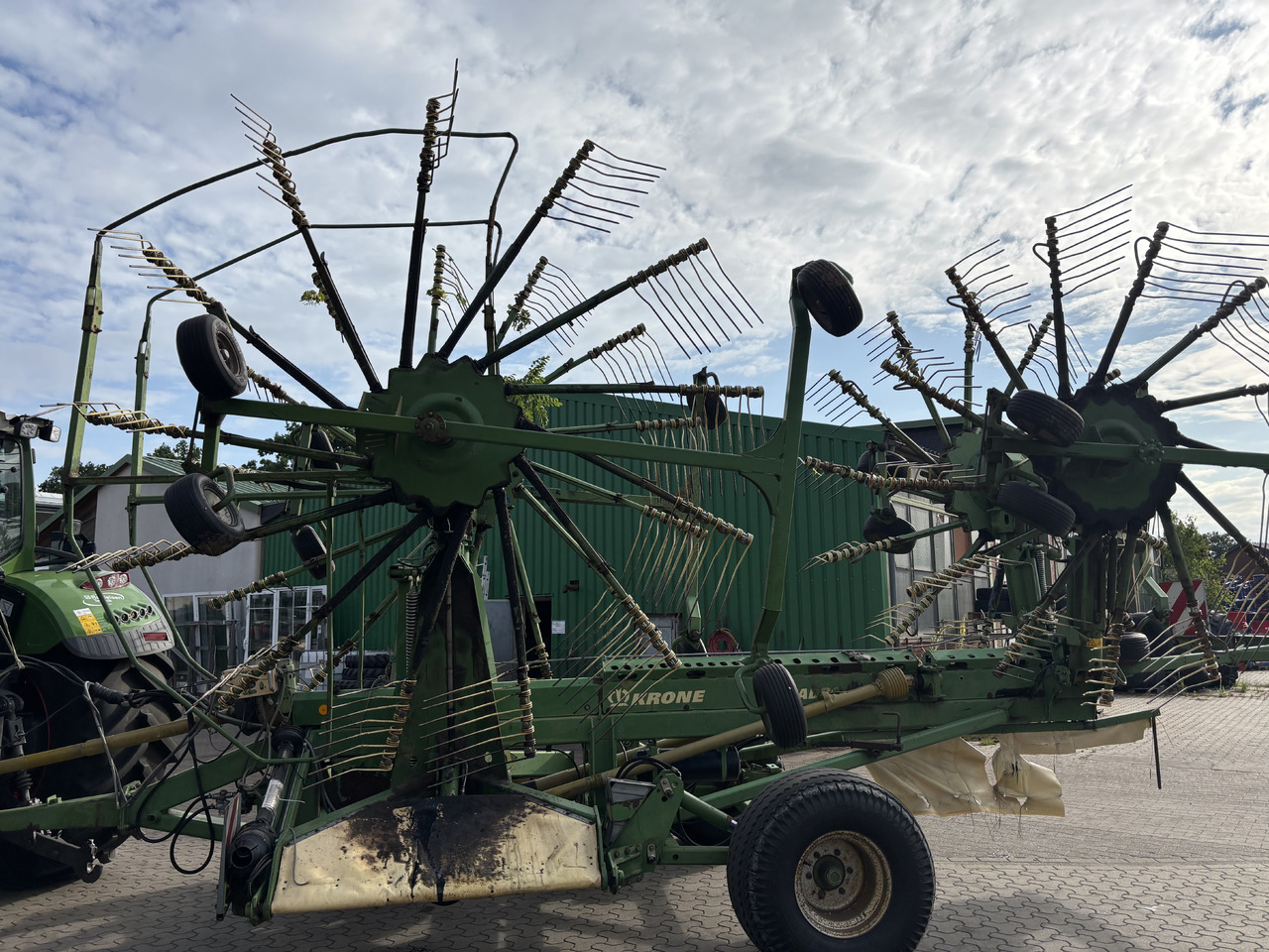 Krone Swadro Serie - Tedder/ Menyapu: gambar 5 Krone Swadro Serie - Tedder/ Menyapu: gambar 5