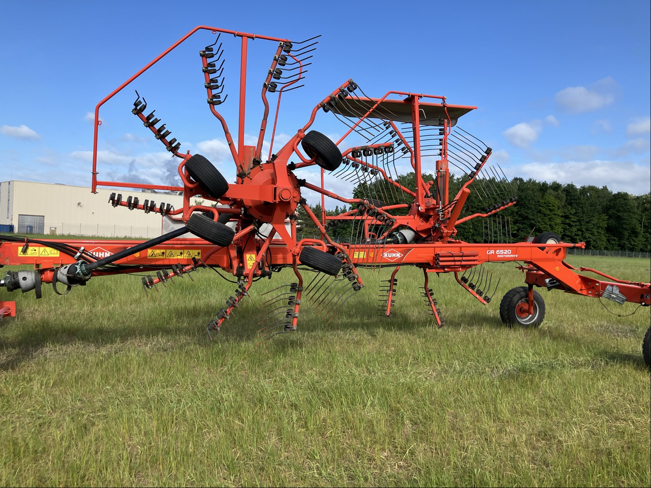 Kuhn 6520 - Tedder/ Menyapu: gambar 1 Kuhn 6520 - Tedder/ Menyapu: gambar 1