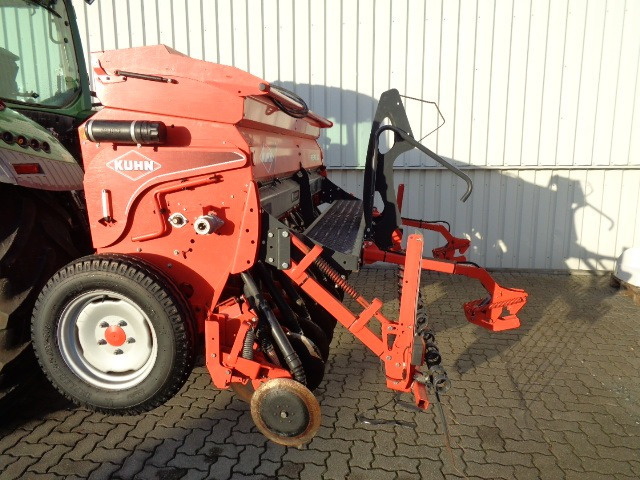 Kuhn Drillkombination Premia 300 - Garu: gambar 1 Kuhn Drillkombination Premia 300 - Garu: gambar 1