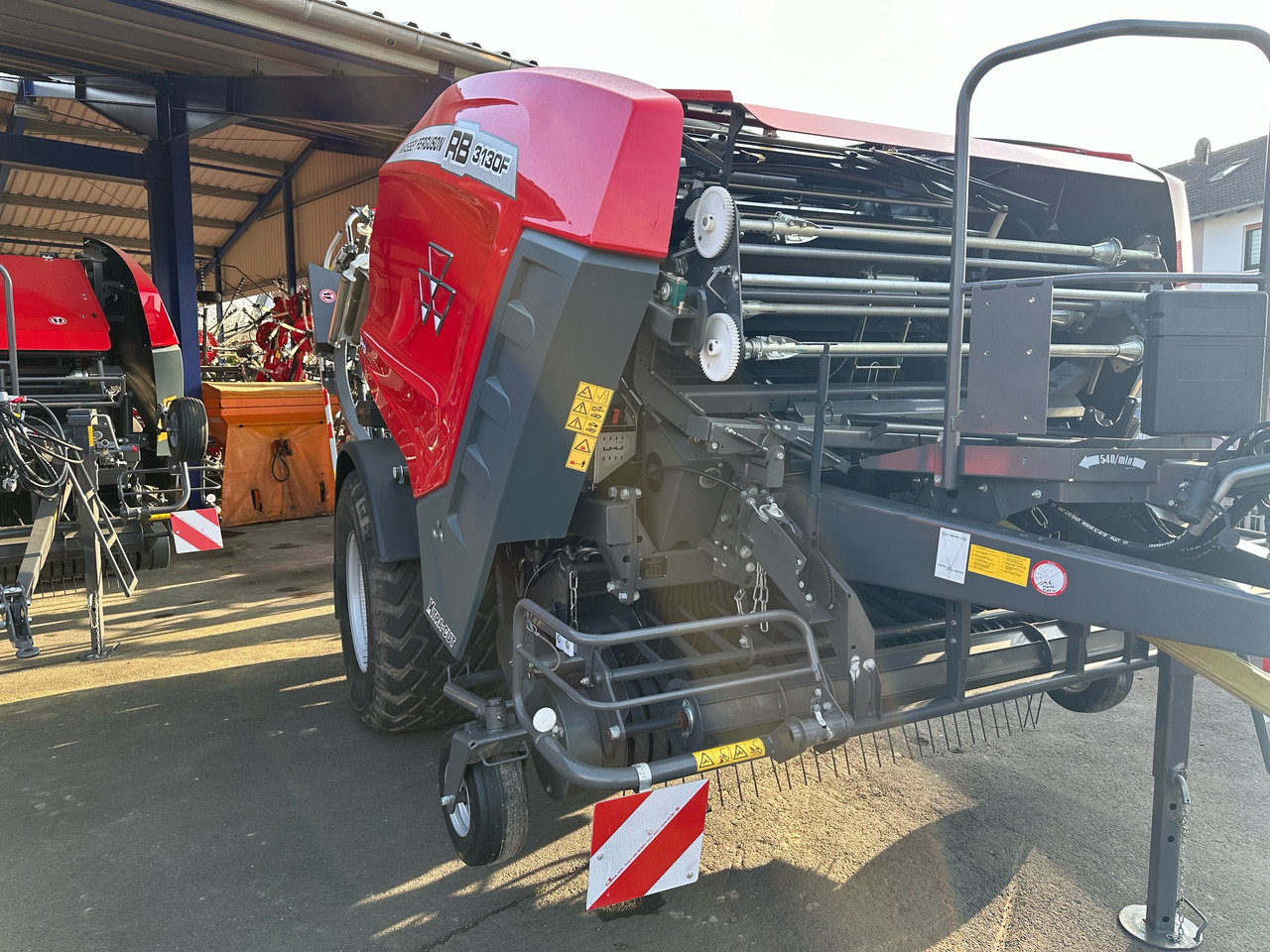 Peralatan untuk pembuatan jerami Massey Ferguson 3130 F P-W-Kombi 25Messer: gambar 8