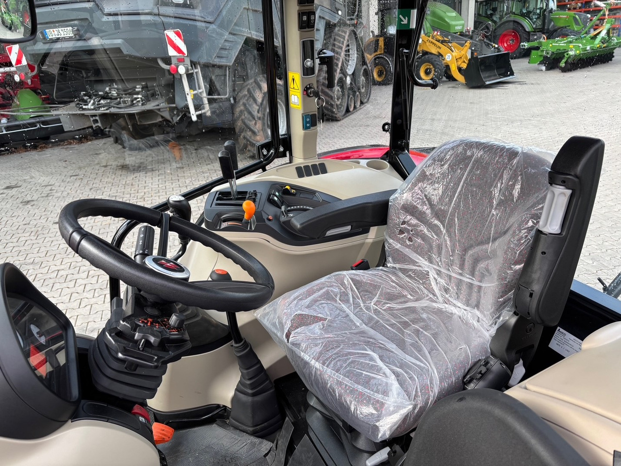 Massey Ferguson 4708 M Cab - Traktor: gambar 3 Massey Ferguson 4708 M Cab - Traktor: gambar 3