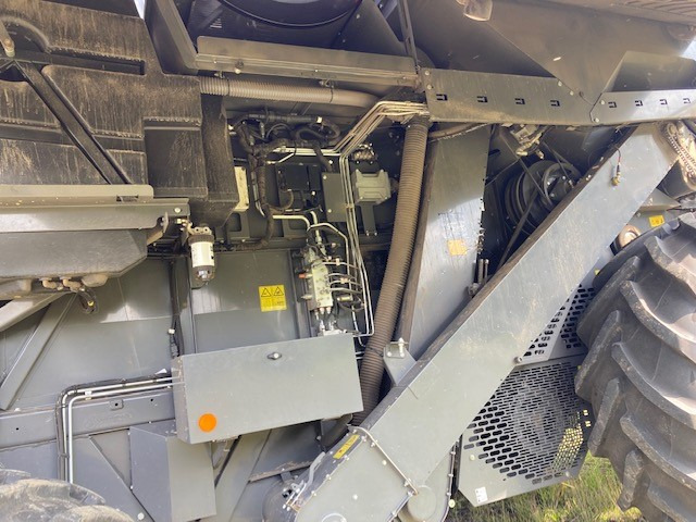 Massey Ferguson 7370 Beta - Pemanen gabungan: gambar 5 Massey Ferguson 7370 Beta - Pemanen gabungan: gambar 5