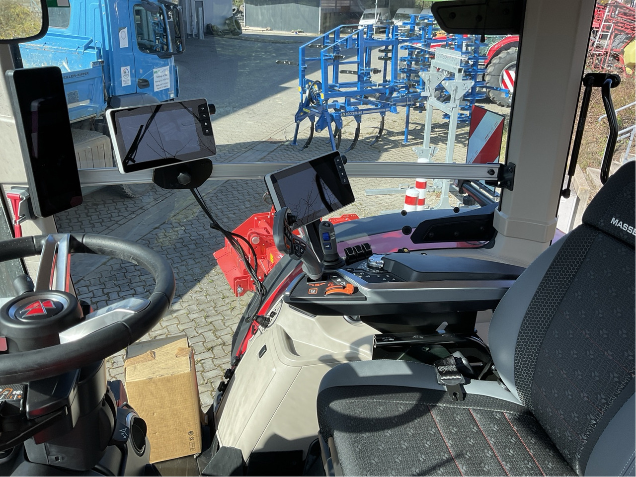 Massey Ferguson 8S.305 Dyna-VT EXCLUSIVE - Traktor: gambar 2 Massey Ferguson 8S.305 Dyna-VT EXCLUSIVE - Traktor: gambar 2