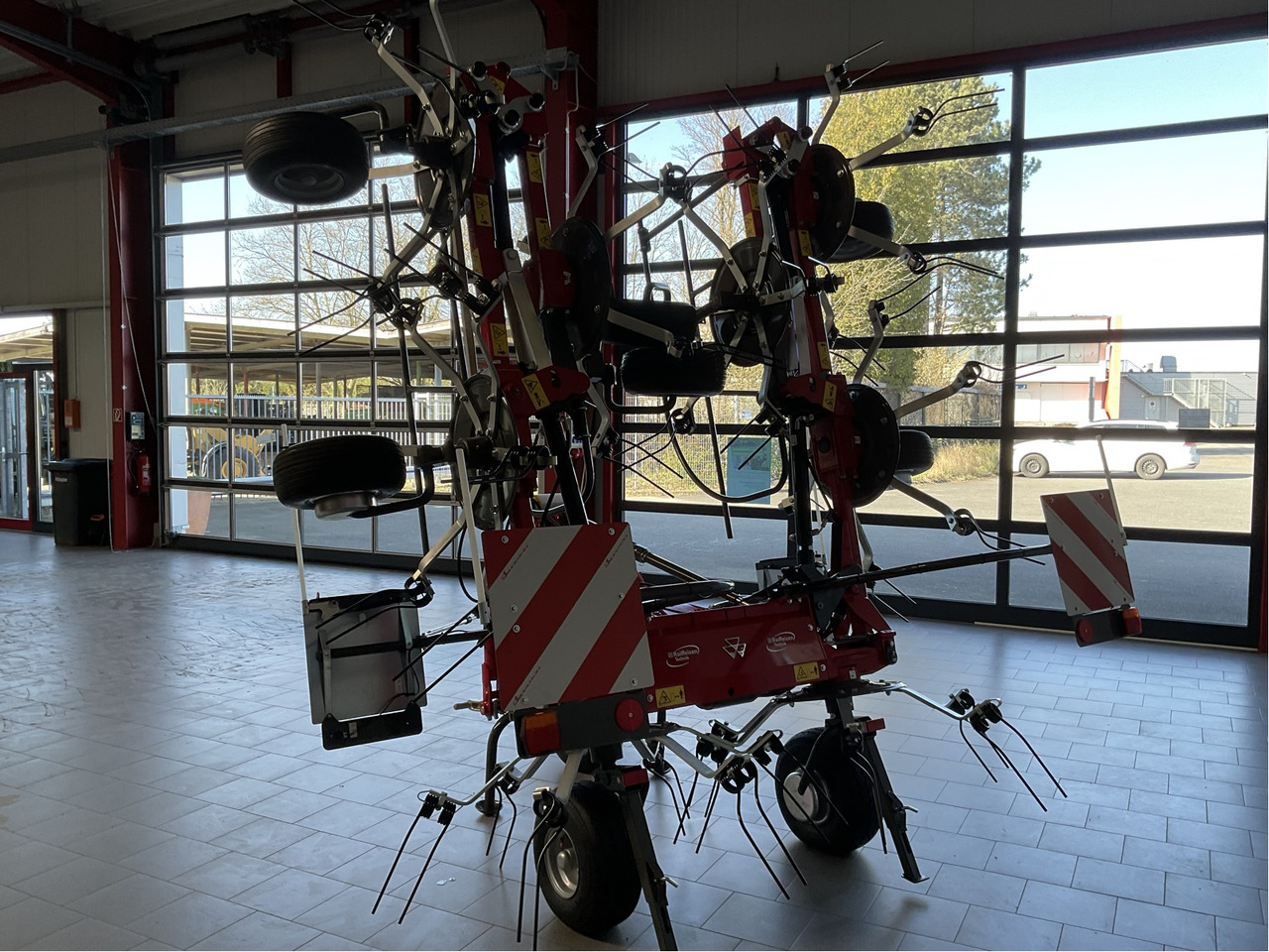 Massey Ferguson TD 868 DN Heuwender - Tedder/ Menyapu: gambar 3 Massey Ferguson TD 868 DN Heuwender - Tedder/ Menyapu: gambar 3